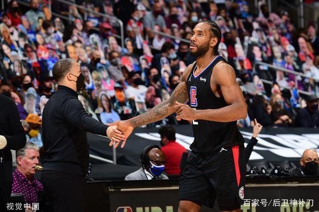 他慷慨地扛 他慷慨地扛