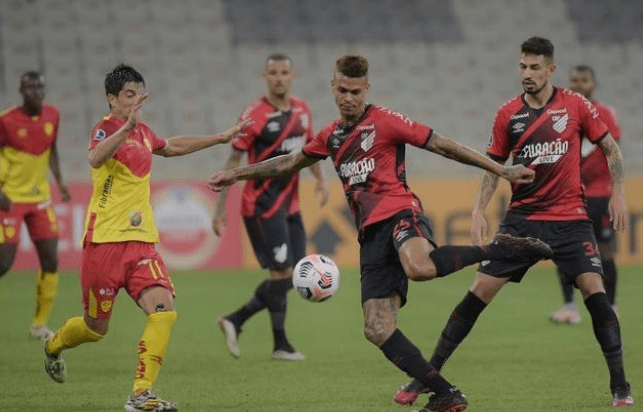 张凯以两枚 张凯以两枚