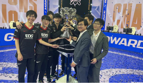 轻松击败了 轻松击败了