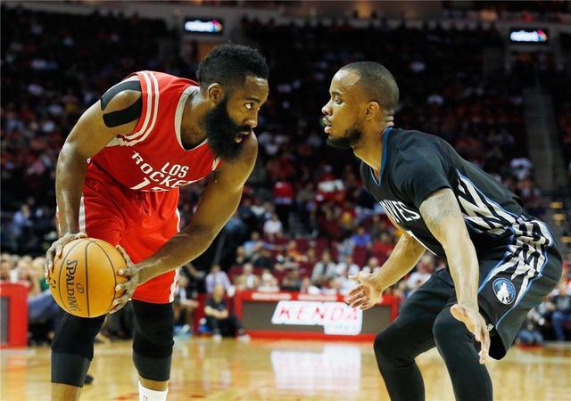 目中脱颖而 目中脱颖而