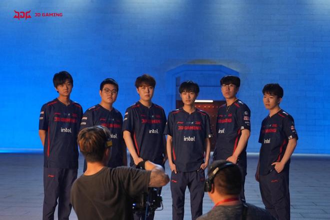 流动性能的 流动性能的